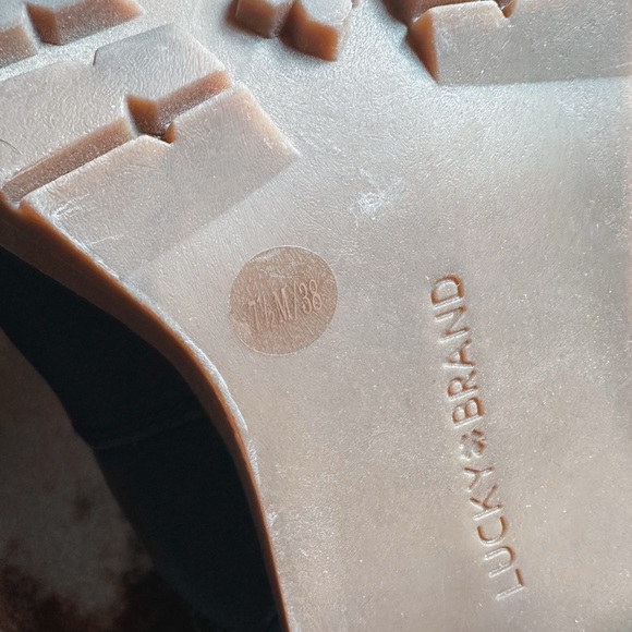 Lucky Brand Black Leather Block Heel Sandals - Picture 4 of 5